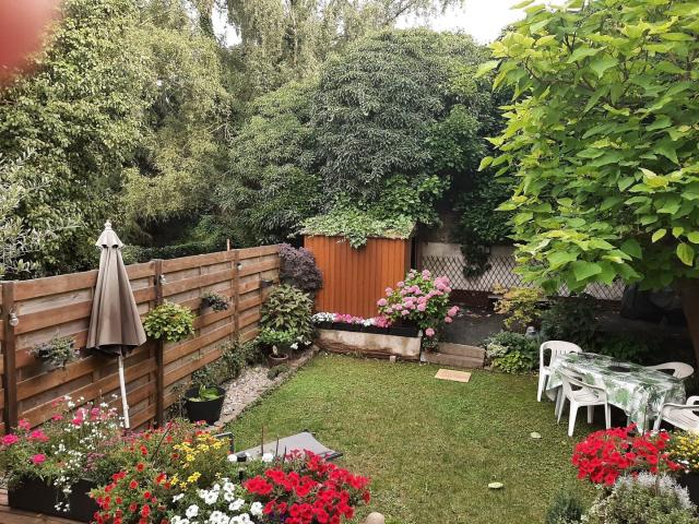 Appart RDC 1 chambre terrasse jardin proche commodités