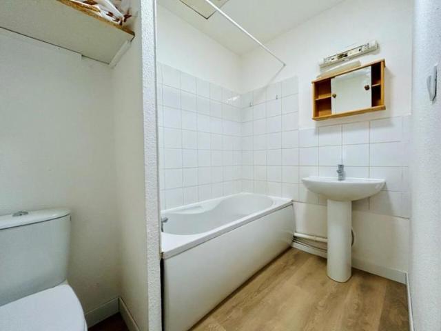 APPART T2 DERNIER ETAGE