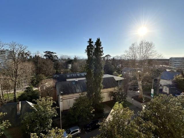 Appart type 2 meublé balcon