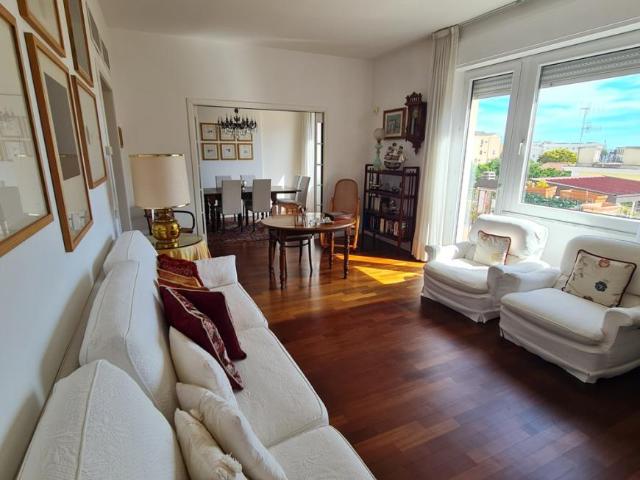 Appartamento 3 camere da letto, Cagliari Cagliari ES103576127