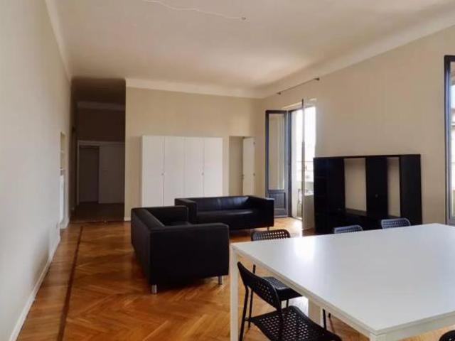 Appartamento 3 camere da letto, Milan Milan 20121 DS105089900