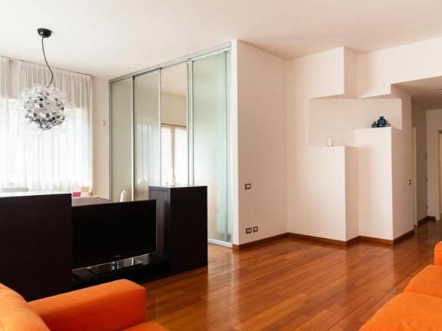 Appartamento 3 camere da letto, Milan Milan 20122 DS89142577