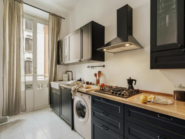Appartamento 3 camere da letto, Milan Milan 20124 ES103654288