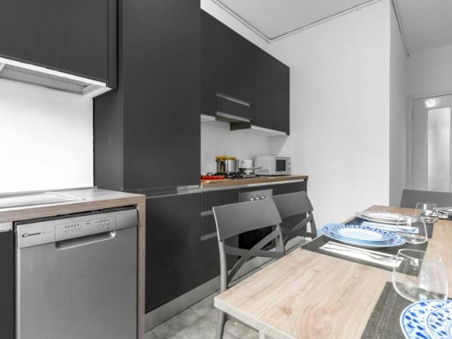 Appartamento 3 camere da letto, Milan Milan 20144 ES104825668