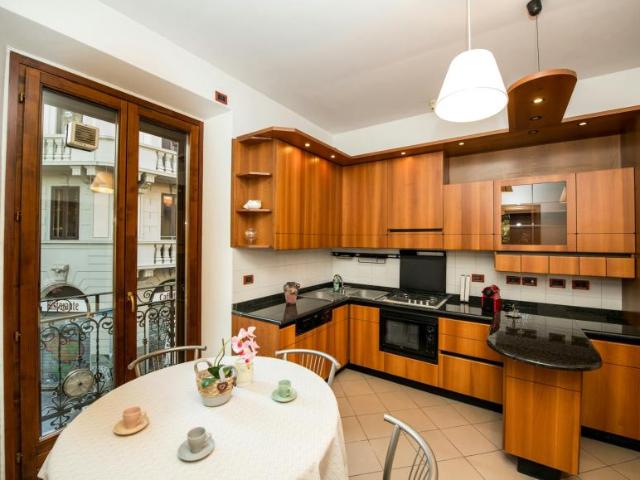 Appartamento 3 camere da letto, Milan Milan 20154 DS102813632