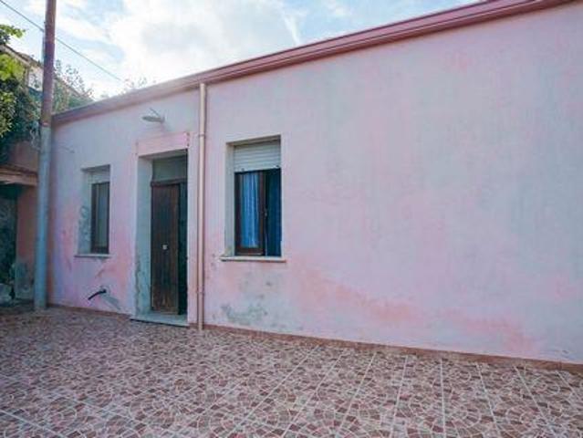 Appartamento 3 camere da letto, Sedini Sardegna 07035 DS97101365