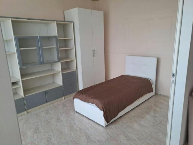 Appartamento 3 camere da letto, Turin Turin 10137 ELS104471741