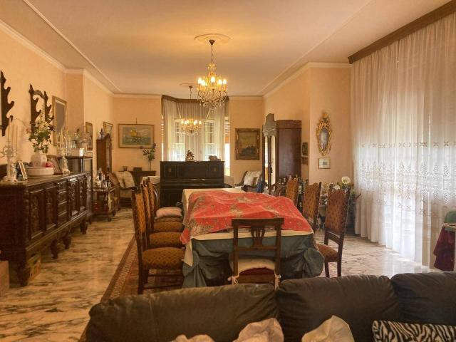 Appartamento 10 vani 435mq