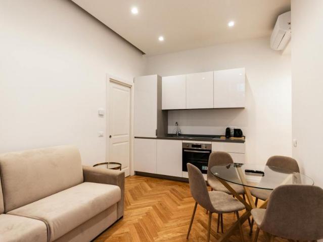Appartamento 1 camere da letto, Milan Milan 20122 DS102813863