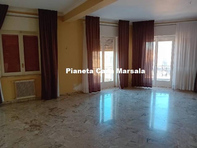 APPARTAMENTO 200MQ 6°PIANO CON POSTO AUTO