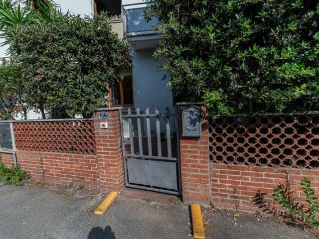 Appartamento 2 camere da letto, Cecina Livorno ES83934745