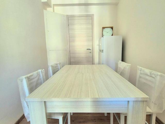 Appartamento 2 camere da letto, Cinecittà Cinecittà 00175 ES105822895