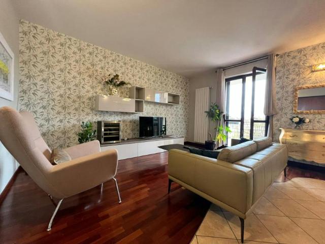 Appartamento 2 camere da letto, Arona Arona 28041 DS99157661