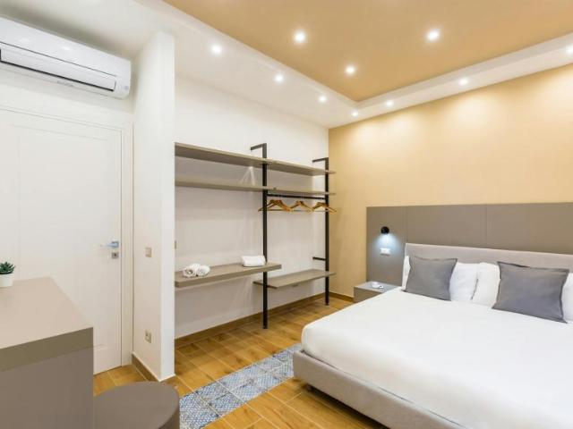 Appartamento 2 camere da letto, Naples Naples 80121 ES101511211