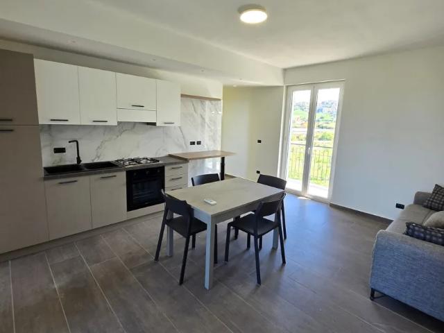 Appartamento 2 camere da letto, Stefano Di Camastra Sicily 98070 ES96062201
