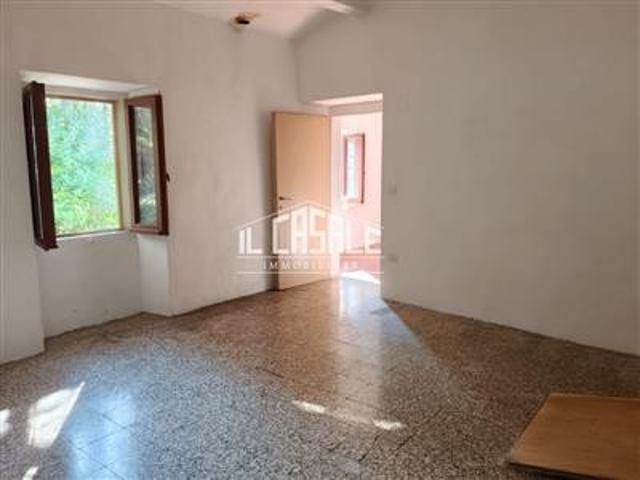 Appartamento 7 vani a San Godenzo