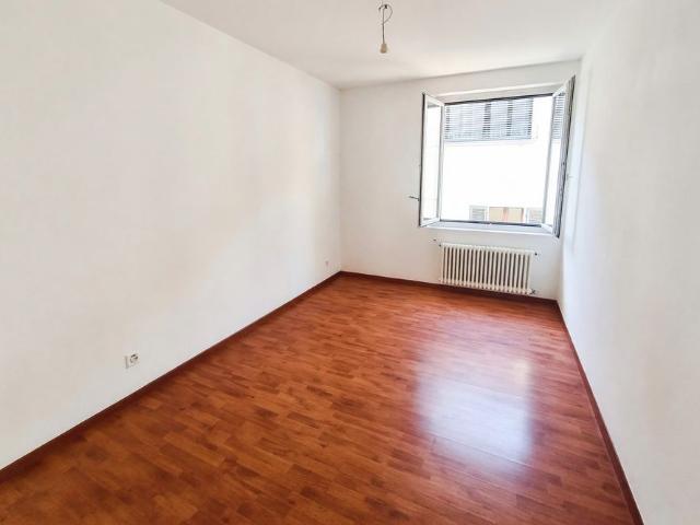 Appartamento 4,5 rinnovato con terrazzo e vista lago a Ponte Tresa
