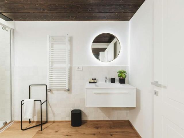 Appartamento 4 camere da letto, Como Como 22100 ES102020245