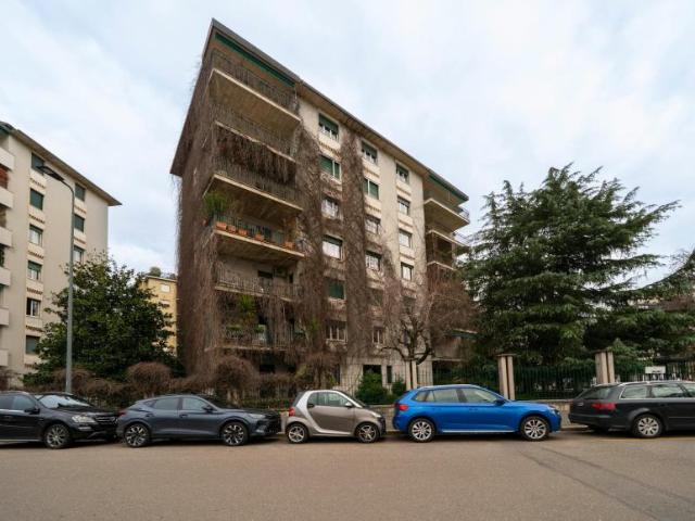 Appartamento 4 camere da letto, Milan Milan 20149 ES98921368