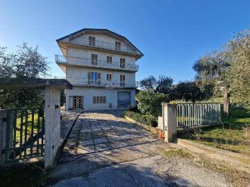 Appartamento 8 vani 205mq