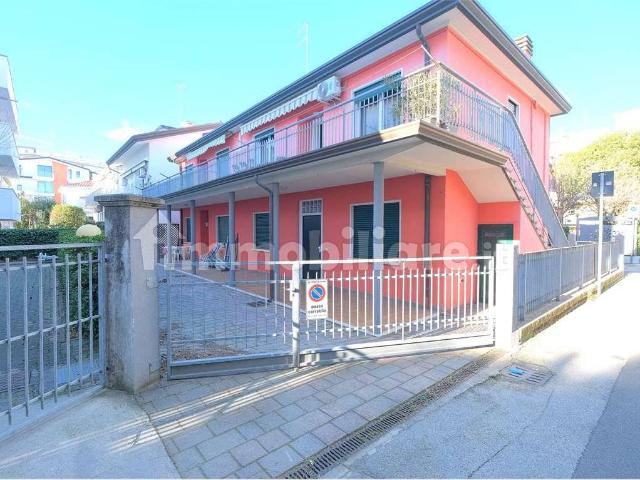Appartamento 8° accesso al mare di via bafile, 4, Lido Centro Ovest, Jesolo