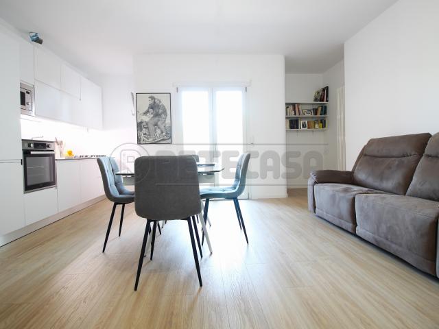 Appartamento con box doppio in via vienna 3, Montebello Vicentino