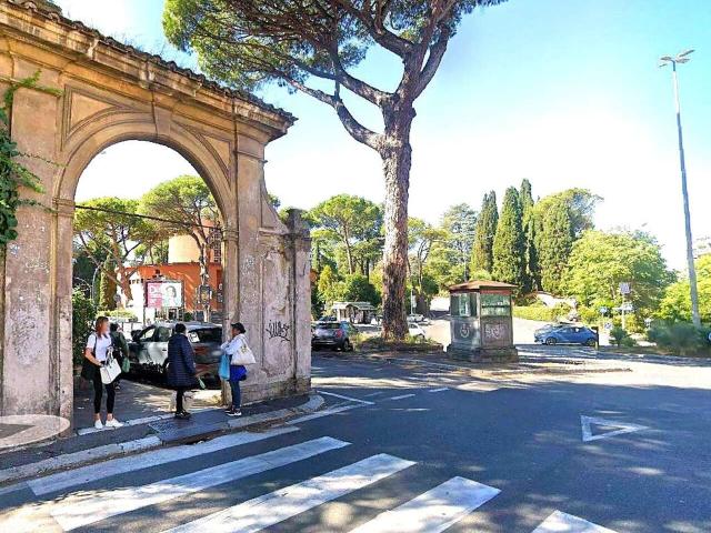 Appartamento con box in via girolamo belloni, Roma