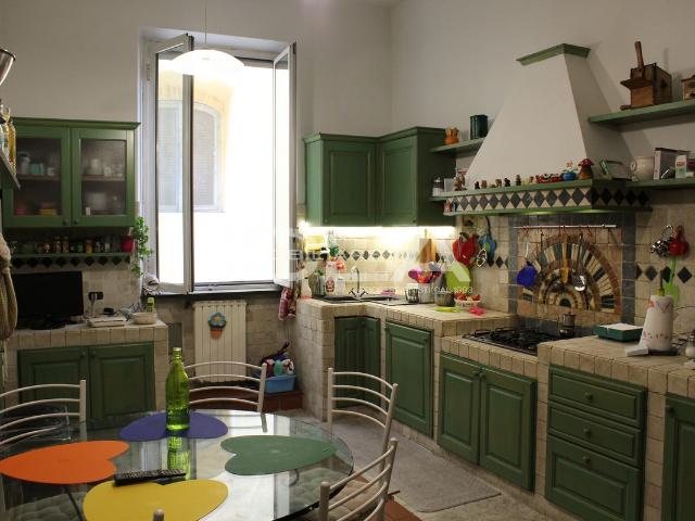 Appartamento in vendita in via delle grazie, Lucca