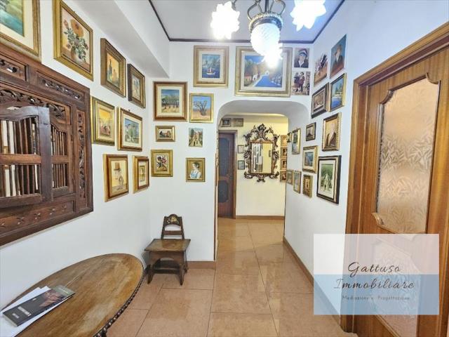 Appartamento con box in via saracinello 65, Reggio Calabria