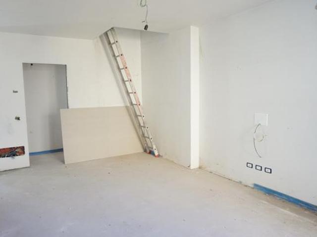 Appartamento con box in via rossini, Solza