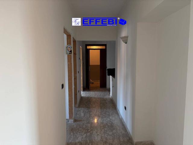 Appartamento con Garage in vendita a Roggiano Gravina