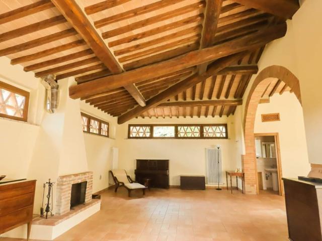 Appartamento con giardino, Monteriggioni abbadia a isola