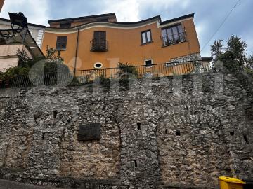 Appartamento con giardino a Candida