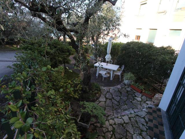 Appartamento con giardino a Lerici