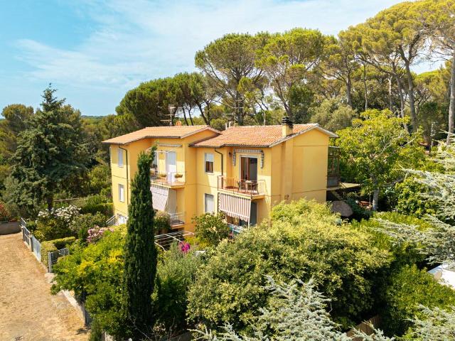 Appartamento con giardino e vista mare a Castiglioncello 68m² Castiglioncello