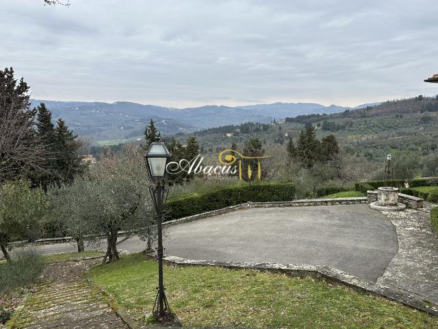 Appartamento con giardino in fiesole, Fiesole