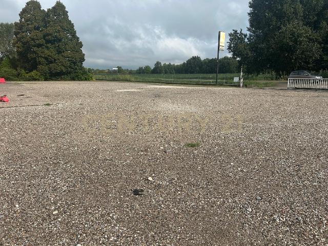 Appartamento con giardino in strada ostigliese 190, Roncoferraro
