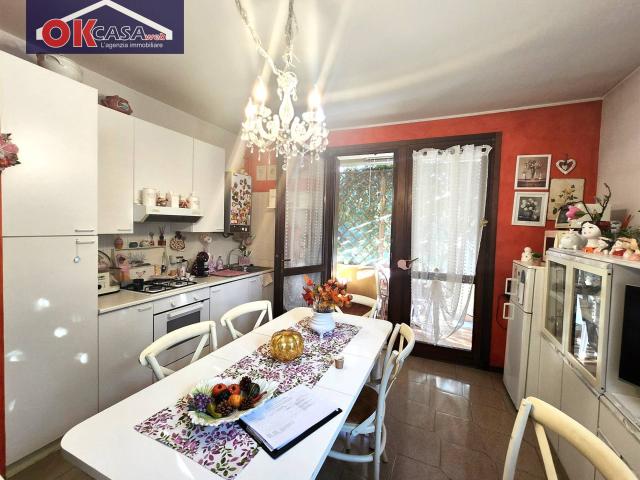 Appartamento con giardino in vendita a Desenzano del Garda, Rivoltella del Garda