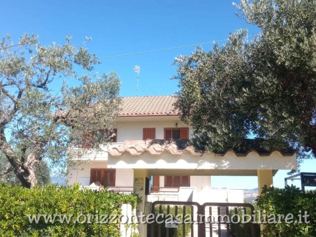 APPARTAMENTO CON GIARDINO in vendita a Folignano