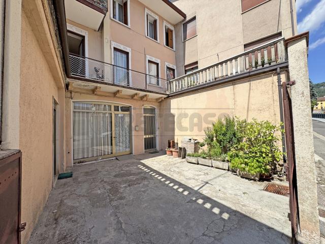 Appartamento con giardino in via santissima trinità 41, Valdagno