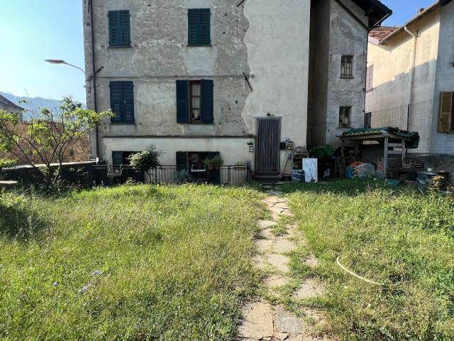 Appartamento con giardino in via sorerolo 2, Sassello