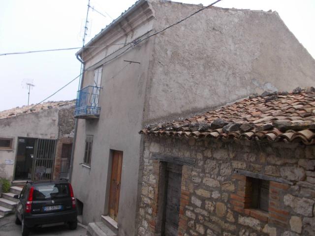 Appartamento con ingresso indipendente in vendita a Guilmi