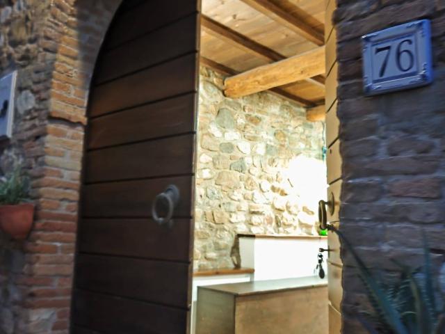 Appartamento con ingresso indipendente in vendita a Torricella Sicura