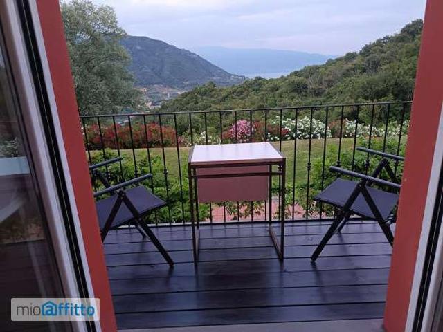 Appartamento con piscina Salò