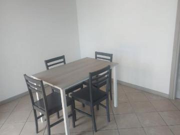Appartamento con posto auto e balconi