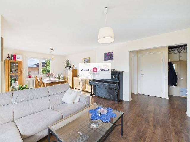 Appartamento con terrazze in zona residenziale tranquilla e di pregio
