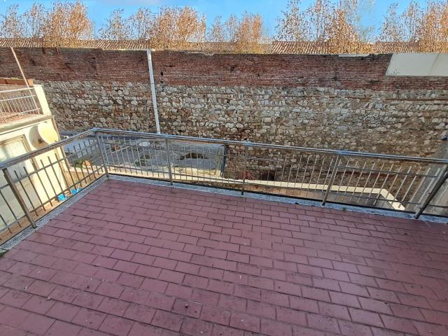 Appartamento con terrazzi a Cascina