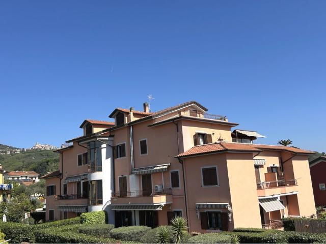 Appartamento con terrazzi a Santo Stefano di Magra