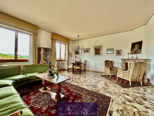 Appartamento con terrazzi in via napoli, San Casciano in Val di Pesa