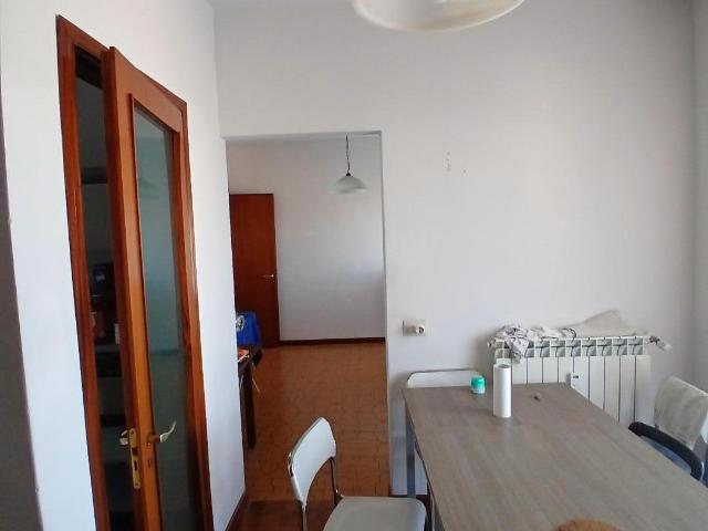 Appartamento con terrazzi, Pisa pratale